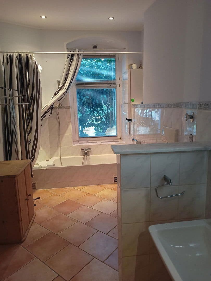 Prenájom bytu 1-izbový 50 m², Berlin, Berlín Prenájom bytu 1-izbový 50 m², Berlin, Berlín