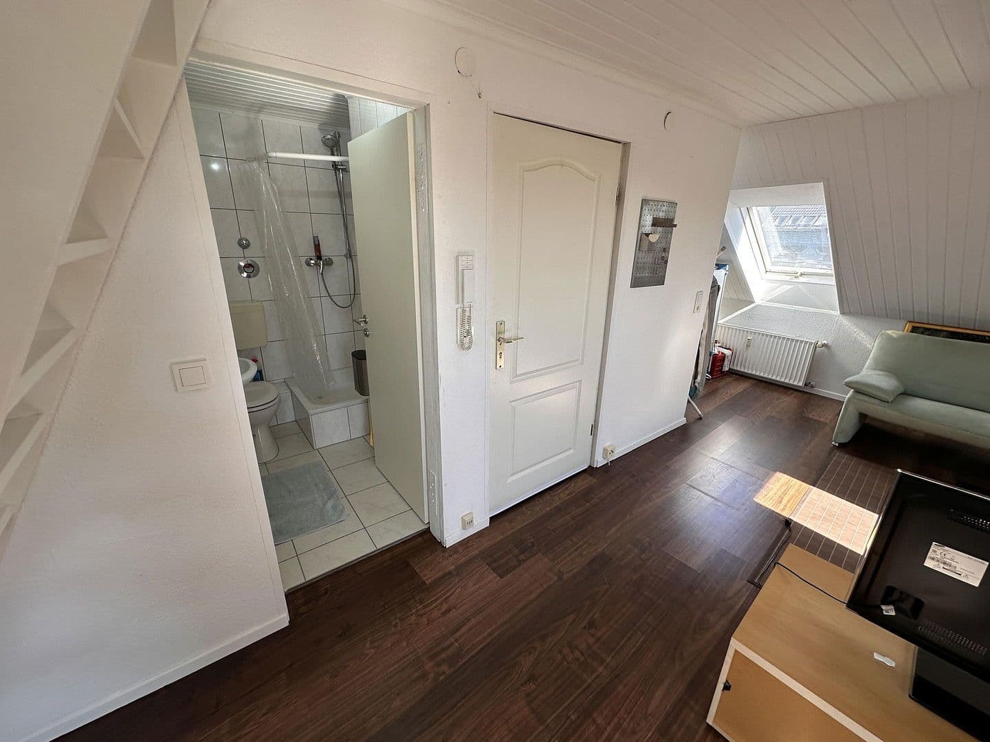 Prenájom bytu 1-izbový 40 m², Bremen, Brémy Prenájom bytu 1-izbový 40 m², Bremen, Brémy