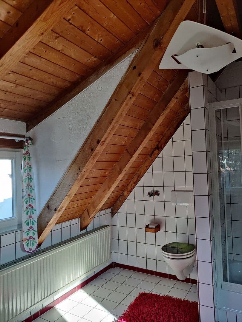 Prenájom bytu 4-izbový 160 m², Tübingen, Bádensko-Wurttembersko Prenájom bytu 4-izbový 160 m², Tübingen, Bádensko-Wurttembersko