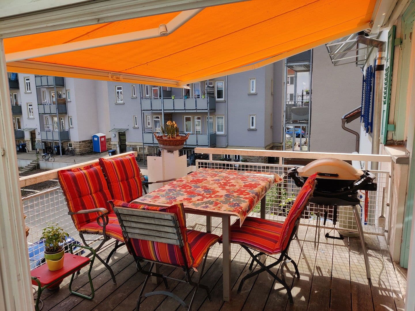 Prenájom bytu 4-izbový 160 m², Tübingen, Bádensko-Wurttembersko Prenájom bytu 4-izbový 160 m², Tübingen, Bádensko-Wurttembersko