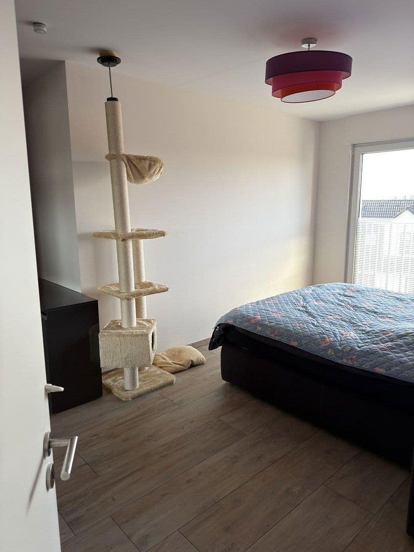 Prenájom bytu 5-izbový 135 m², Am Siefen 54, Solingen, Severné Porýnie - Westfálsko Prenájom bytu 5-izbový 135 m², Am Siefen 54, Solingen, Severné Porýnie - Westfálsko