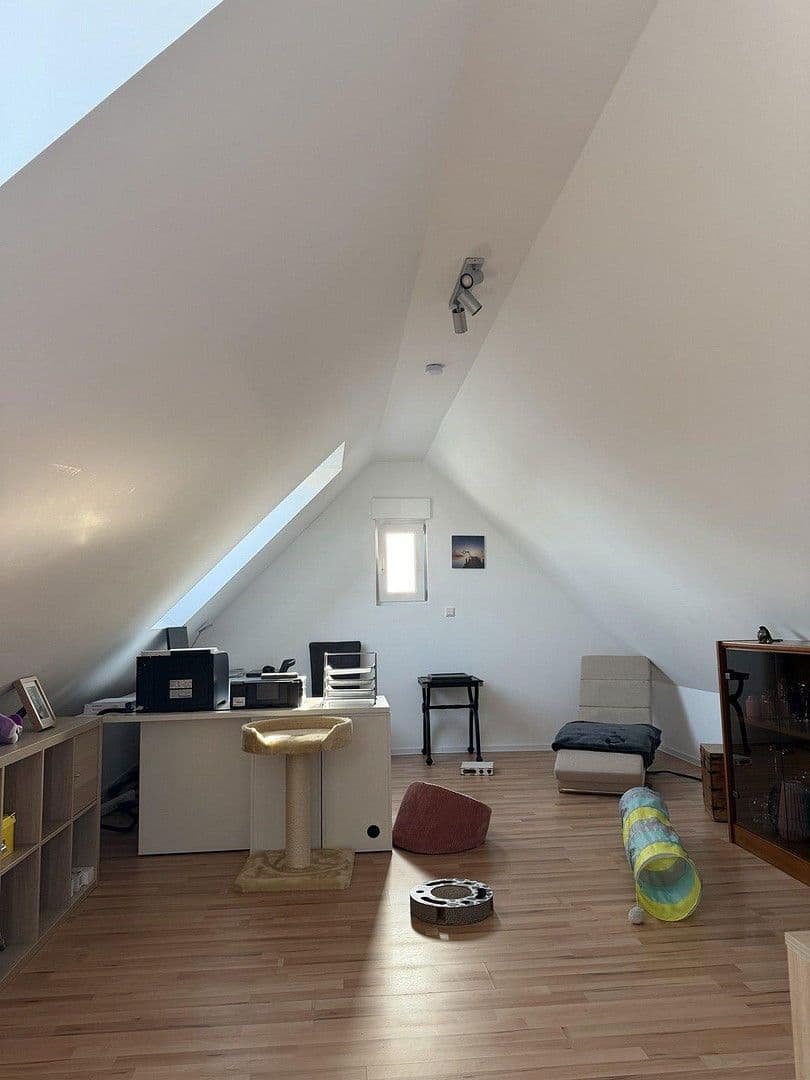 Prenájom bytu 5-izbový 135 m², Am Siefen 54, Solingen, Severné Porýnie - Westfálsko Prenájom bytu 5-izbový 135 m², Am Siefen 54, Solingen, Severné Porýnie - Westfálsko