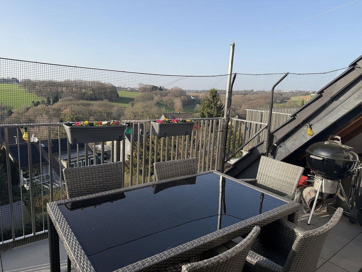 Prenájom bytu 5-izbový 135 m², Am Siefen 54, Solingen, Severné Porýnie - Westfálsko Prenájom bytu 5-izbový 135 m², Am Siefen 54, Solingen, Severné Porýnie - Westfálsko