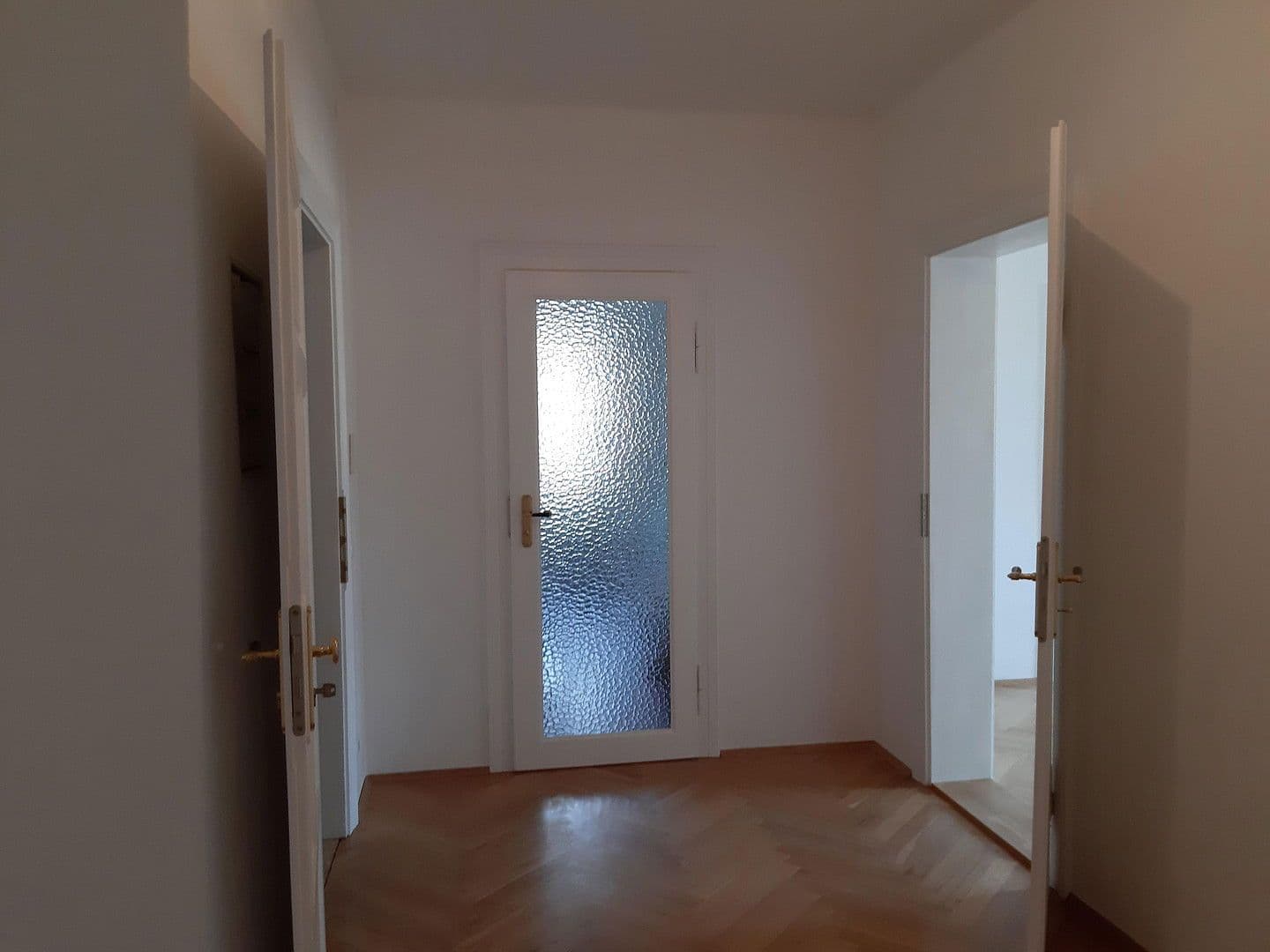 Prenájom bytu 4-izbový 104 m², Rabenauer Strasse 8, Dresden, Sasko Prenájom bytu 4-izbový 104 m², Rabenauer Strasse 8, Dresden, Sasko