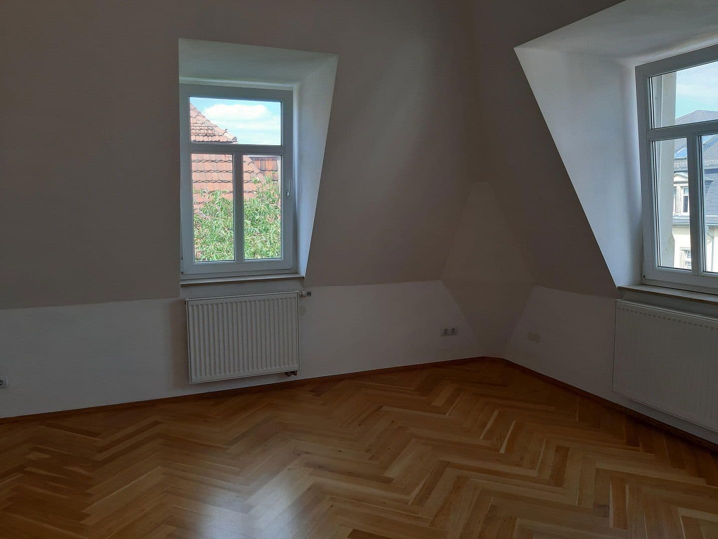 Prenájom bytu 4-izbový 104 m², Rabenauer Strasse 8, Dresden, Sasko Prenájom bytu 4-izbový 104 m², Rabenauer Strasse 8, Dresden, Sasko
