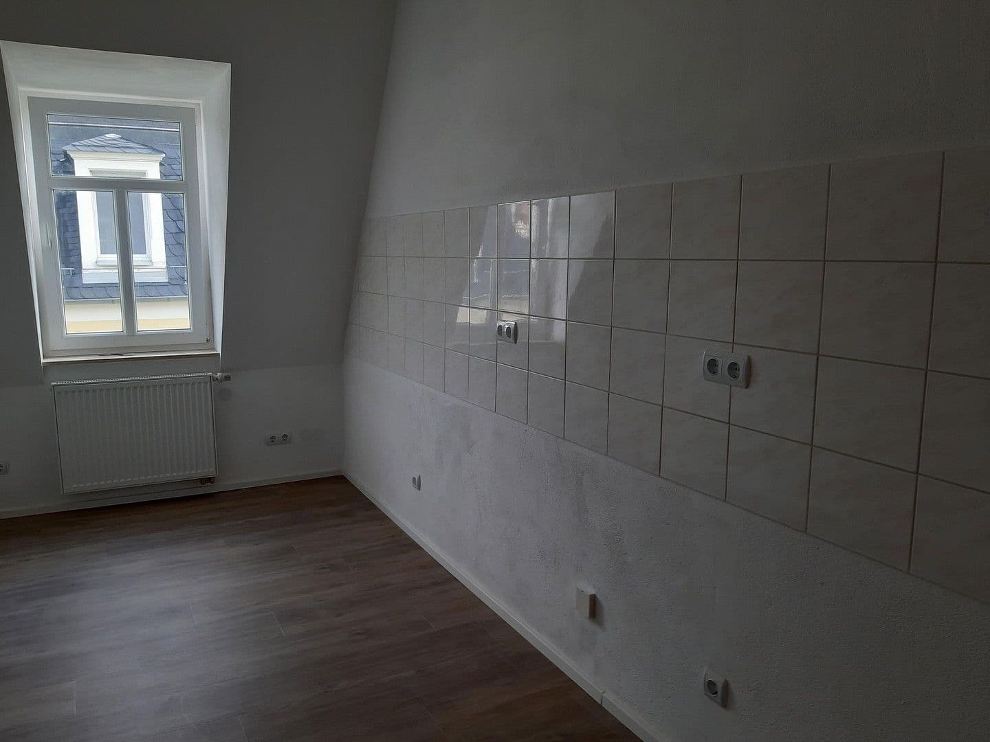 Prenájom bytu 4-izbový 104 m², Rabenauer Strasse 8, Dresden, Sasko Prenájom bytu 4-izbový 104 m², Rabenauer Strasse 8, Dresden, Sasko