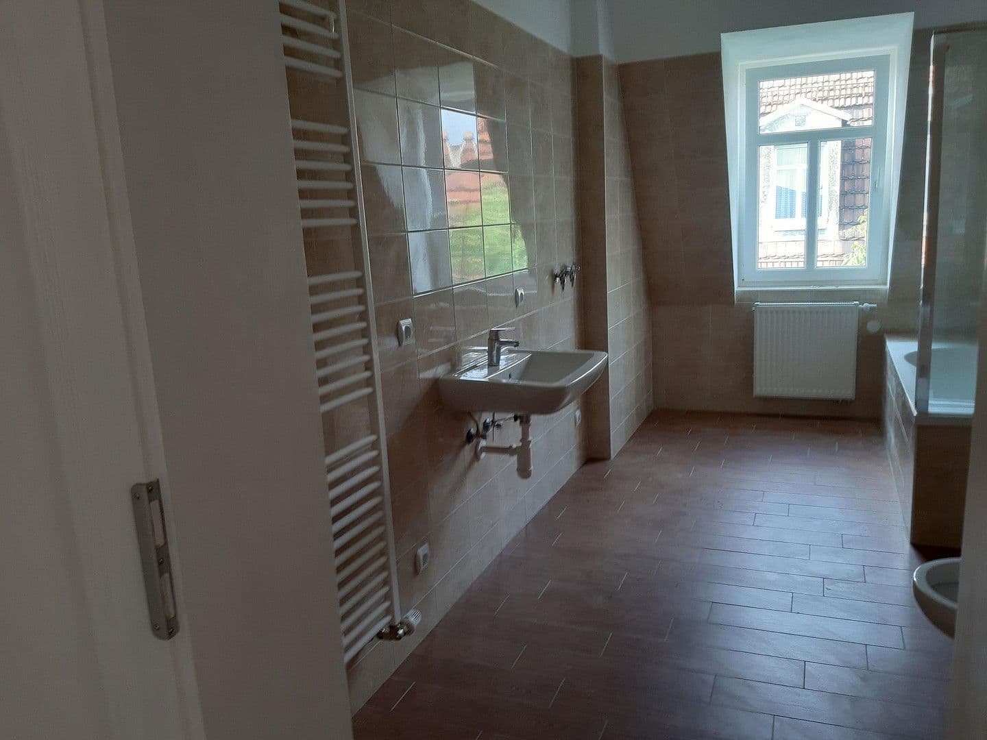 Prenájom bytu 4-izbový 104 m², Rabenauer Strasse 8, Dresden, Sasko Prenájom bytu 4-izbový 104 m², Rabenauer Strasse 8, Dresden, Sasko