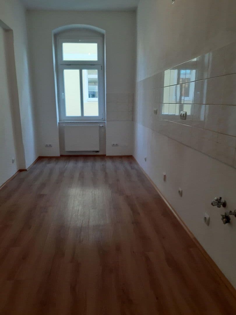 Prenájom bytu 4-izbový 104 m², Rabenauer Strasse 8, Dresden, Sasko Prenájom bytu 4-izbový 104 m², Rabenauer Strasse 8, Dresden, Sasko