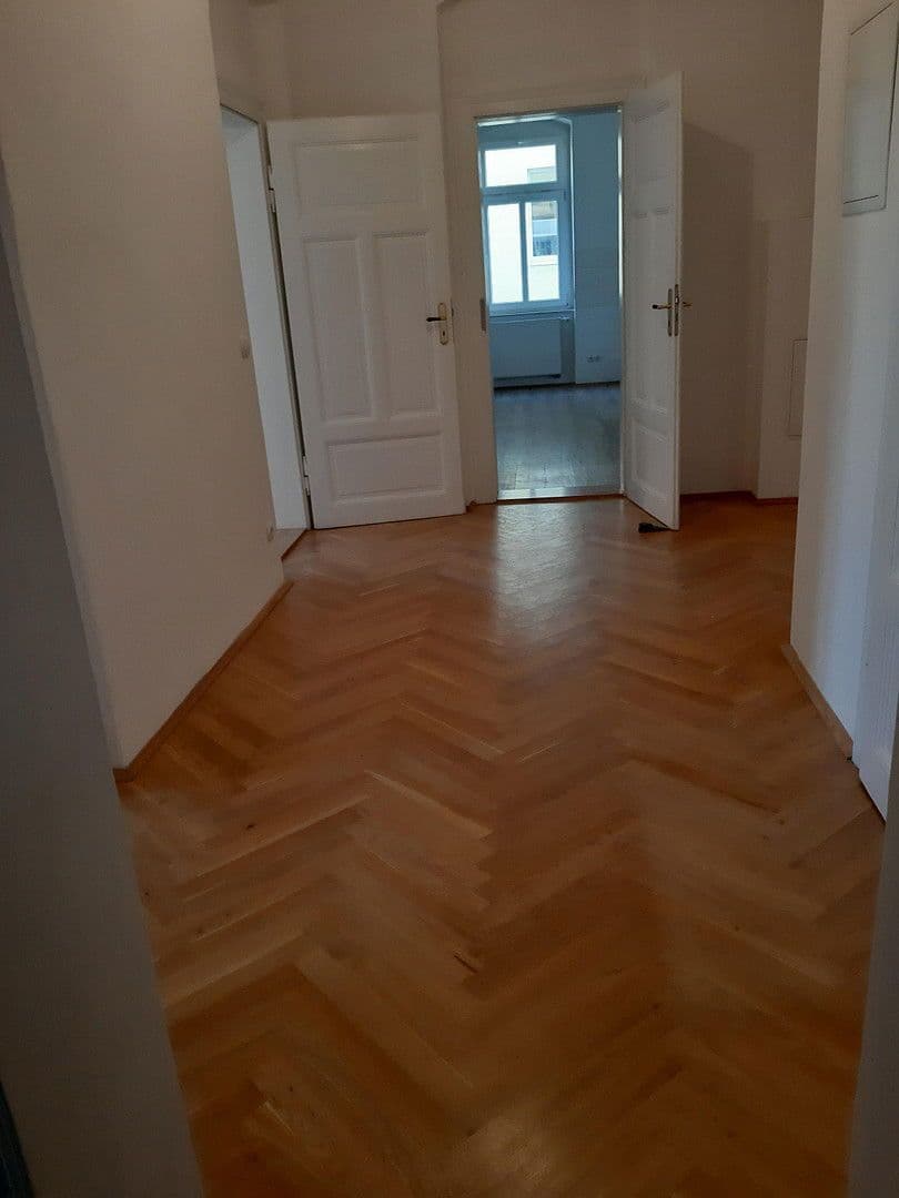 Prenájom bytu 4-izbový 104 m², Rabenauer Strasse 8, Dresden, Sasko Prenájom bytu 4-izbový 104 m², Rabenauer Strasse 8, Dresden, Sasko