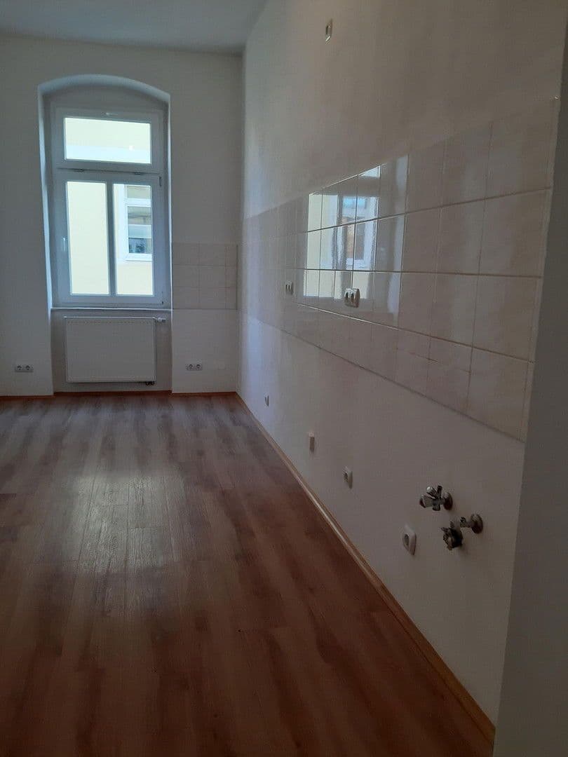 Prenájom bytu 4-izbový 104 m², Rabenauer Strasse 8, Dresden, Sasko Prenájom bytu 4-izbový 104 m², Rabenauer Strasse 8, Dresden, Sasko