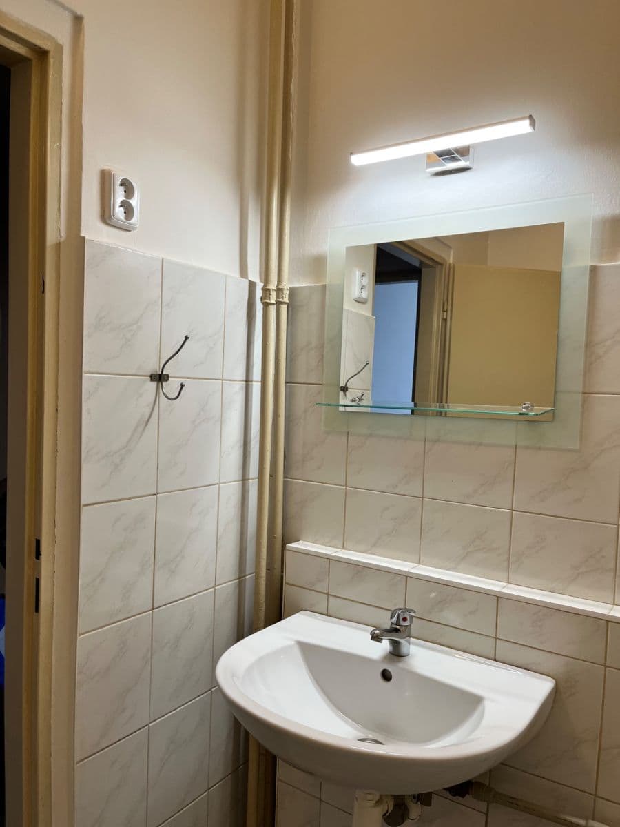 Prenájom bytu 2-izbový 68 m², Puškinovo náměstí, Praha, Praha Prenájom bytu 2-izbový 68 m², Puškinovo náměstí, Praha, Praha