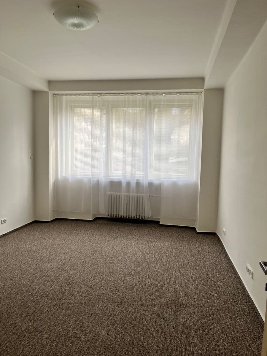 Prenájom bytu 2-izbový 68 m², Puškinovo náměstí, Praha, Praha Prenájom bytu 2-izbový 68 m², Puškinovo náměstí, Praha, Praha