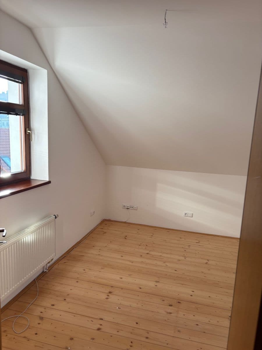 Prenájom bytu 3-izbový 98 m², Havířská, Kladno, Středočeský kraj Prenájom bytu 3-izbový 98 m², Havířská, Kladno, Středočeský kraj