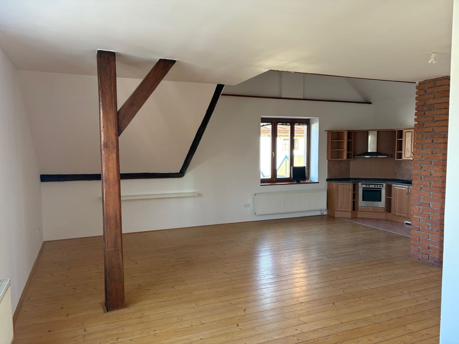 Prenájom bytu 3-izbový 98 m², Havířská, Kladno, Středočeský kraj Prenájom bytu 3-izbový 98 m², Havířská, Kladno, Středočeský kraj