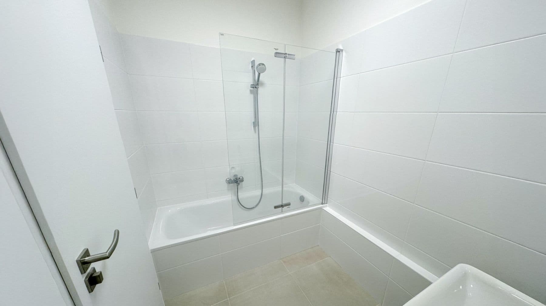 Prenájom bytu 3-izbový 87 m², Nad Kolčavkou, Praha, Praha Prenájom bytu 3-izbový 87 m², Nad Kolčavkou, Praha, Praha