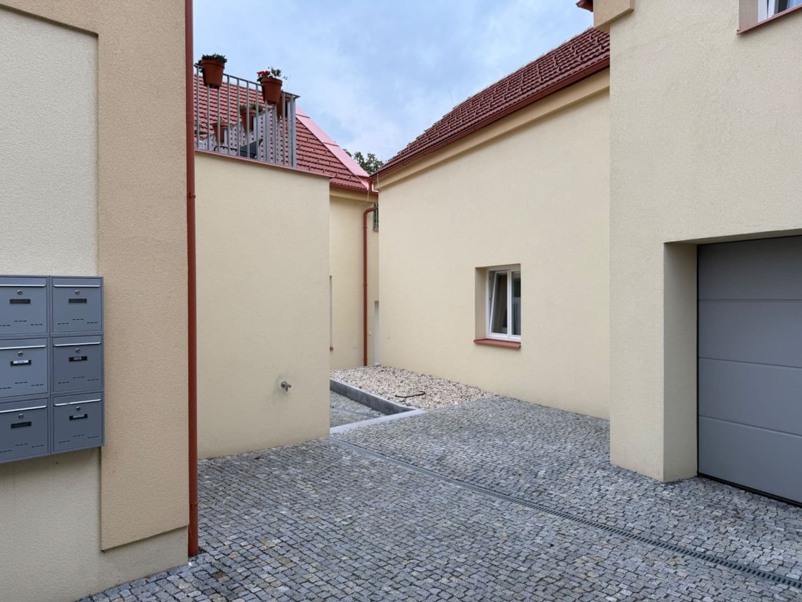 Prenájom bytu 1-izbový 24 m², Pod Rybníkem, Praha, Praha Prenájom bytu 1-izbový 24 m², Pod Rybníkem, Praha, Praha