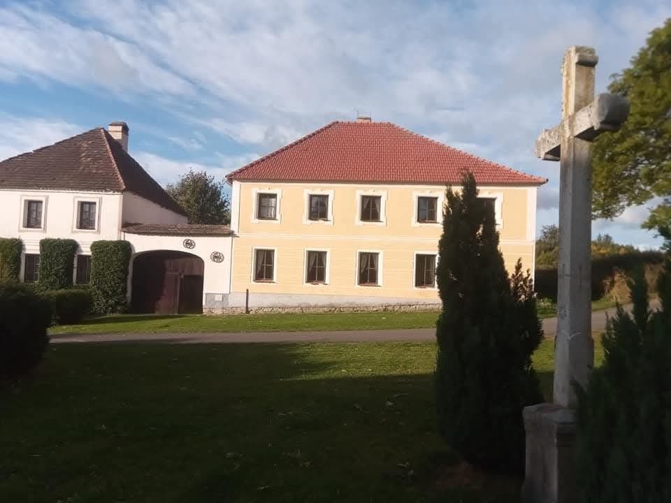 Predaj domu 260 m², pozemek 236 m², Chroboly, Jihočeský kraj Predaj domu 260 m², pozemek 236 m², Chroboly, Jihočeský kraj