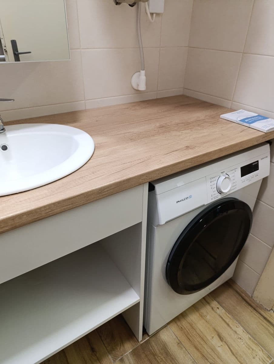 Prenájom bytu 1-izbový 30 m², Pod Vodojemem, Červený Kostelec, Královéhradecký kraj Prenájom bytu 1-izbový 30 m², Pod Vodojemem, Červený Kostelec, Královéhradecký kraj