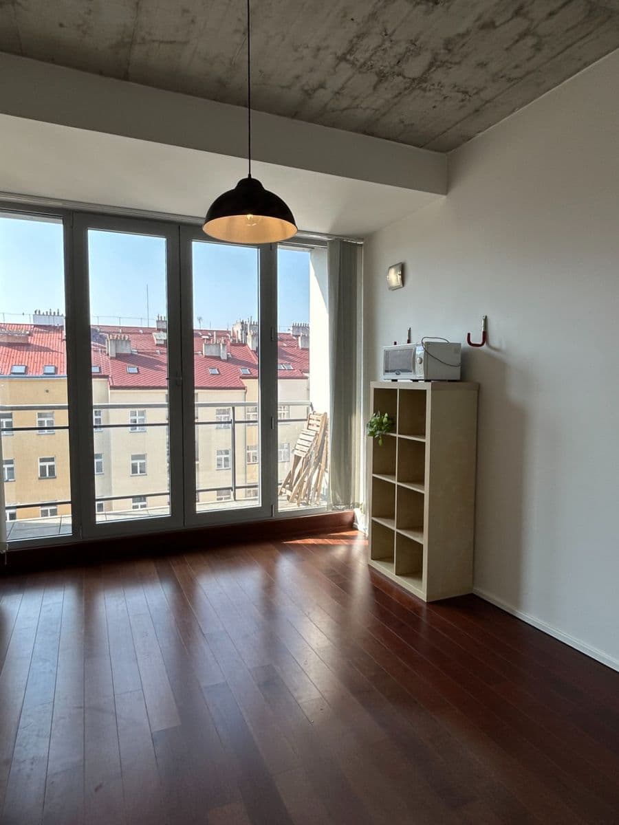 Prenájom bytu 1-izbový 36 m², Radhošťská, Praha, Praha Prenájom bytu 1-izbový 36 m², Radhošťská, Praha, Praha