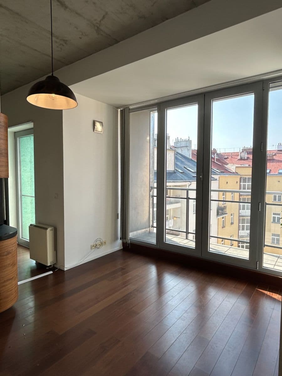 Prenájom bytu 1-izbový 36 m², Radhošťská, Praha, Praha Prenájom bytu 1-izbový 36 m², Radhošťská, Praha, Praha