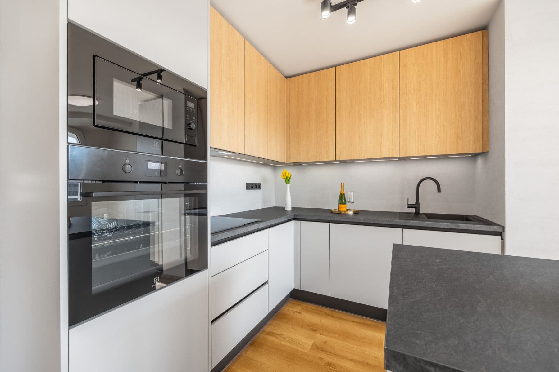 Predaj bytu 3-izbový 79 m², Roháčova, Praha, Praha Predaj bytu 3-izbový 79 m², Roháčova, Praha, Praha