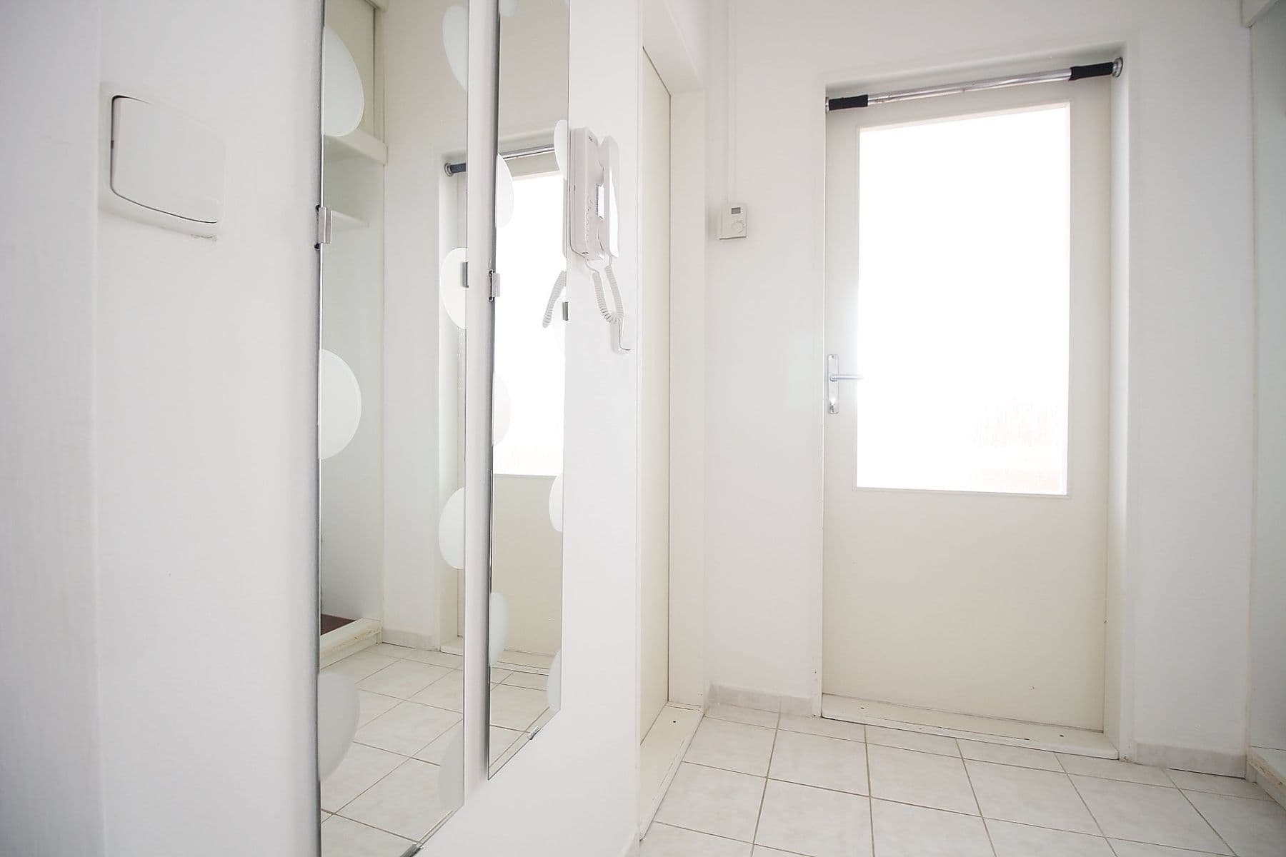 Prenájom bytu 1-izbový 30 m², Pelušková, Praha, Praha Prenájom bytu 1-izbový 30 m², Pelušková, Praha, Praha