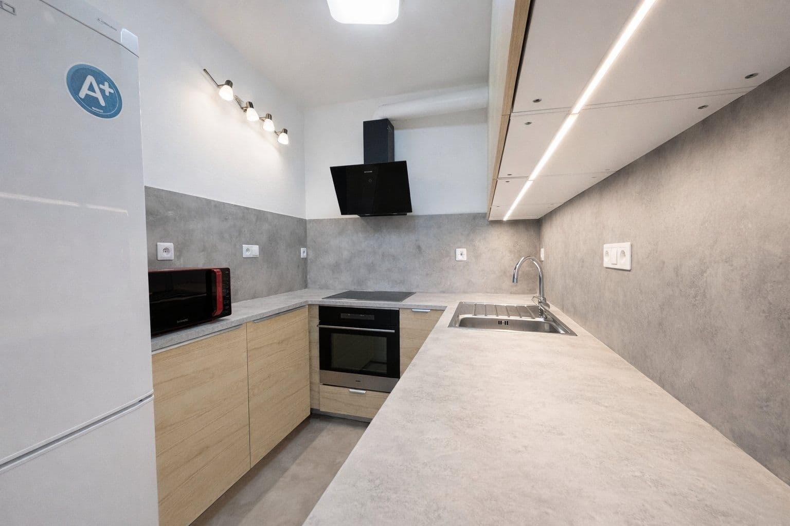 Prenájom bytu 3-izbový 56 m², Svojšovická, Praha, Praha Prenájom bytu 3-izbový 56 m², Svojšovická, Praha, Praha