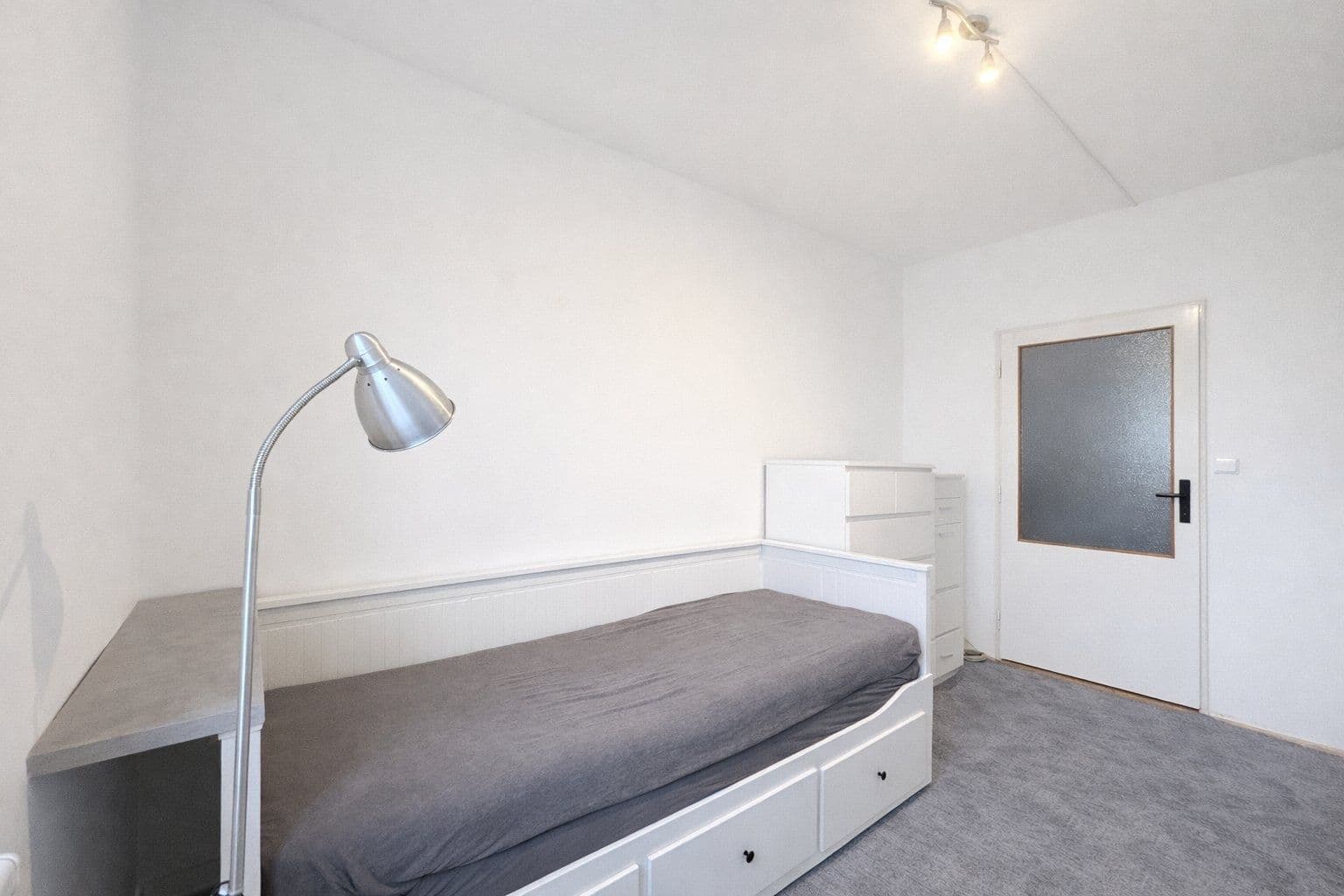 Prenájom bytu 3-izbový 56 m², Svojšovická, Praha, Praha Prenájom bytu 3-izbový 56 m², Svojšovická, Praha, Praha