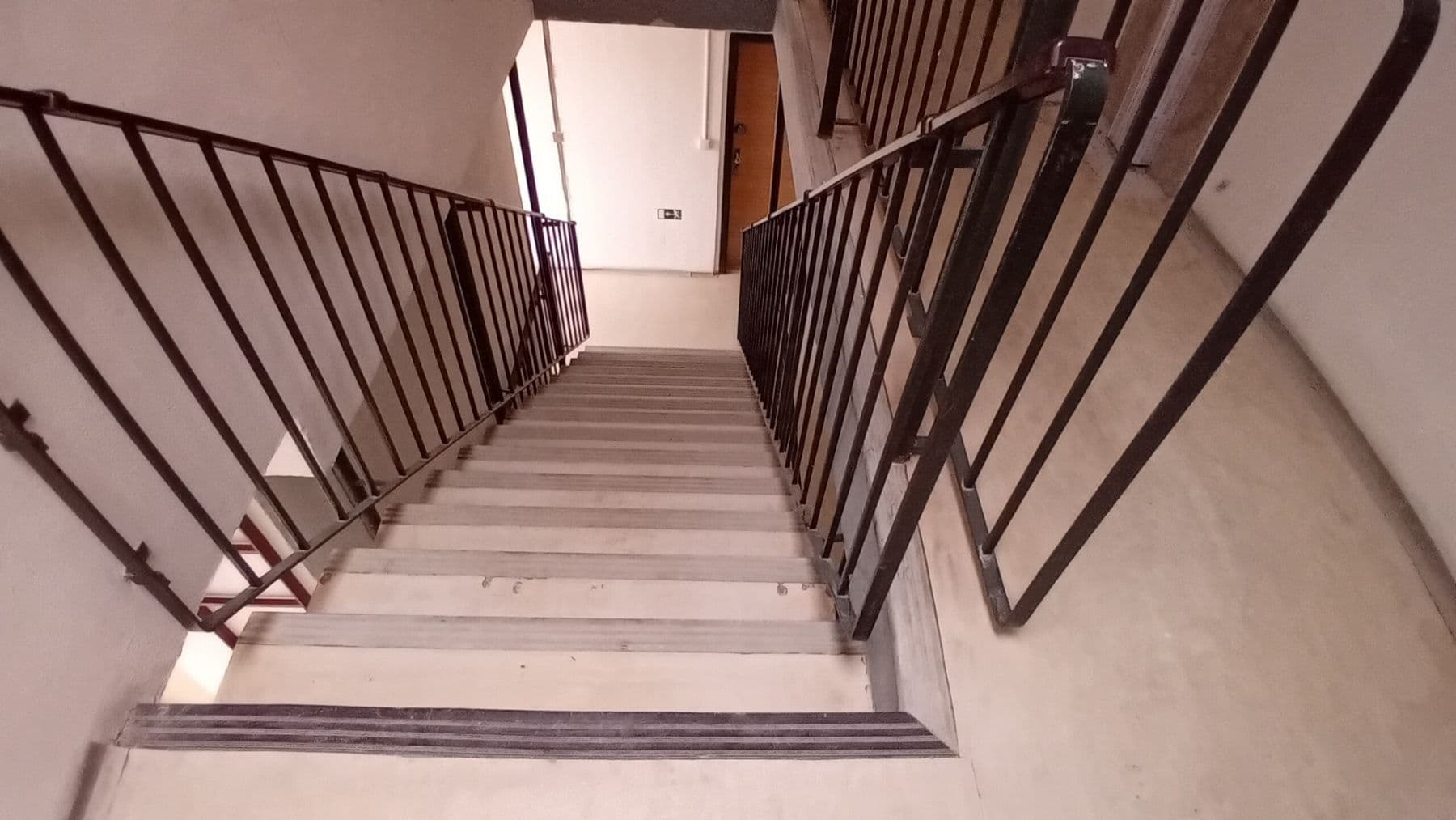 Prenájom nebytového priestoru 38 m², Roháčova, Praha, Praha Prenájom nebytového priestoru 38 m², Roháčova, Praha, Praha