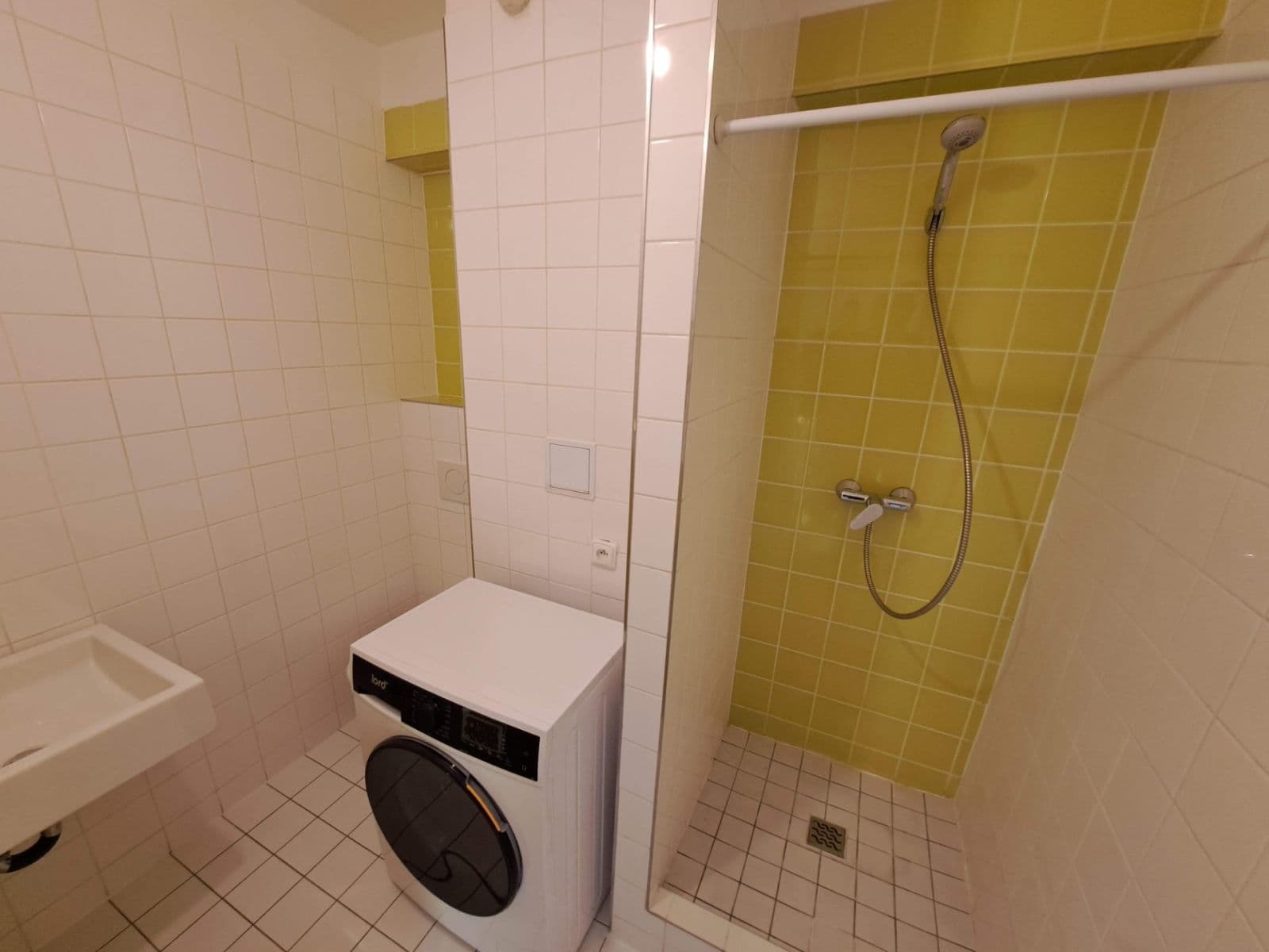 Prenájom bytu 1-izbový 25 m², Vrážská, Praha, Praha Prenájom bytu 1-izbový 25 m², Vrážská, Praha, Praha