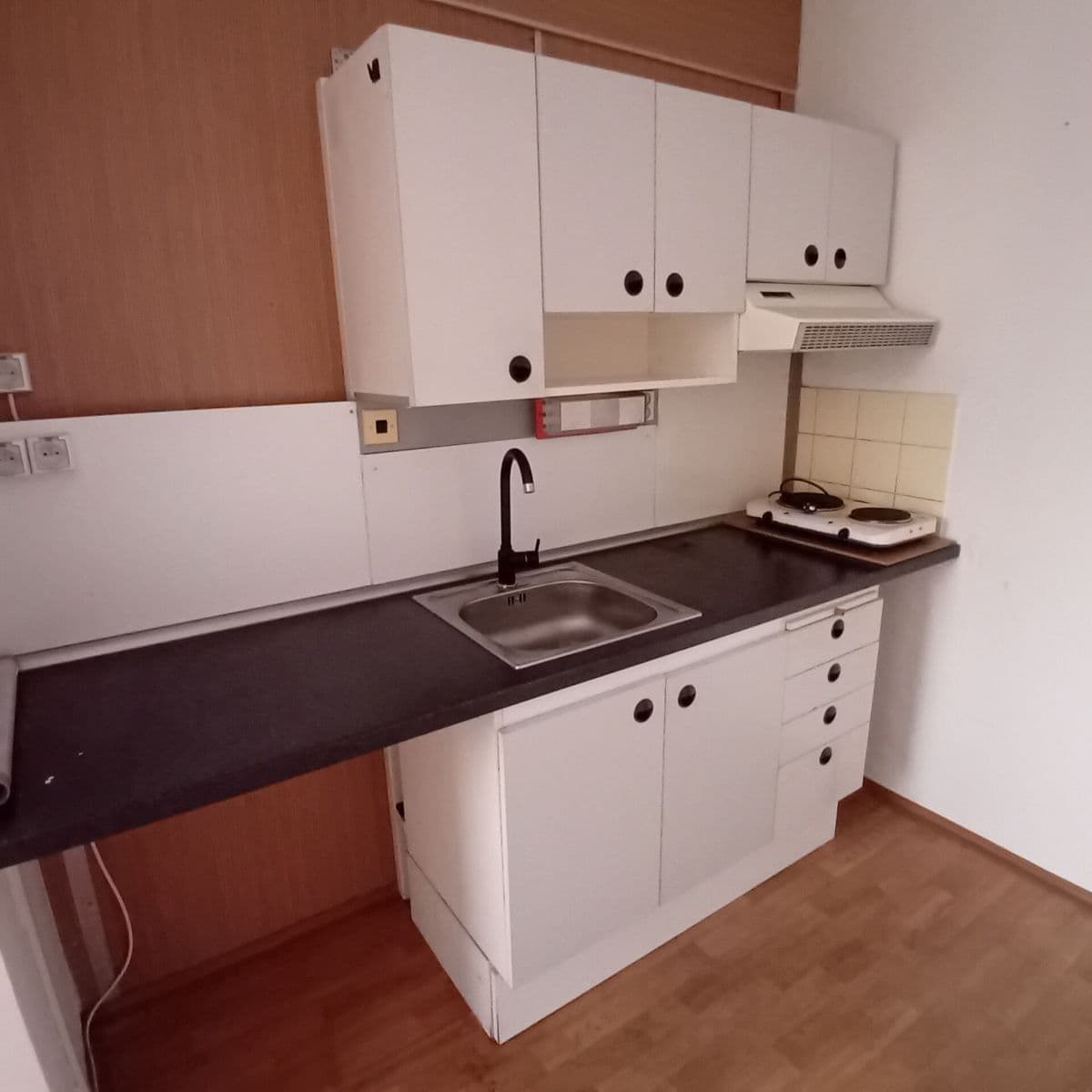 Prenájom nebytového priestoru 32 m², Jeseniova, Praha, Praha Prenájom nebytového priestoru 32 m², Jeseniova, Praha, Praha