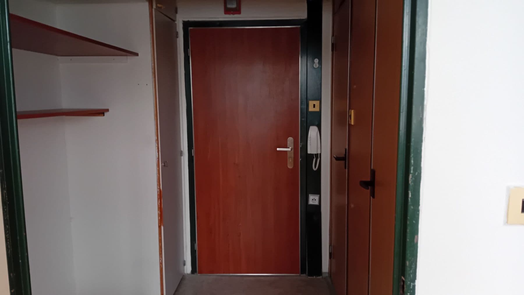 Prenájom nebytového priestoru 32 m², Jeseniova, Praha, Praha Prenájom nebytového priestoru 32 m², Jeseniova, Praha, Praha