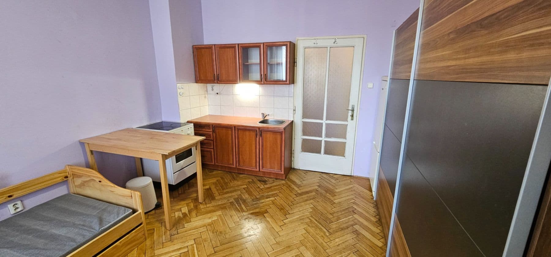 Prenájom bytu 1-izbový 30 m², Jankovcova, Praha, Praha Prenájom bytu 1-izbový 30 m², Jankovcova, Praha, Praha