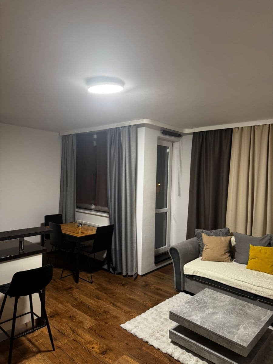 Prenájom bytu 2-izbový 60 m², Na Palouku, Praha, Praha Prenájom bytu 2-izbový 60 m², Na Palouku, Praha, Praha
