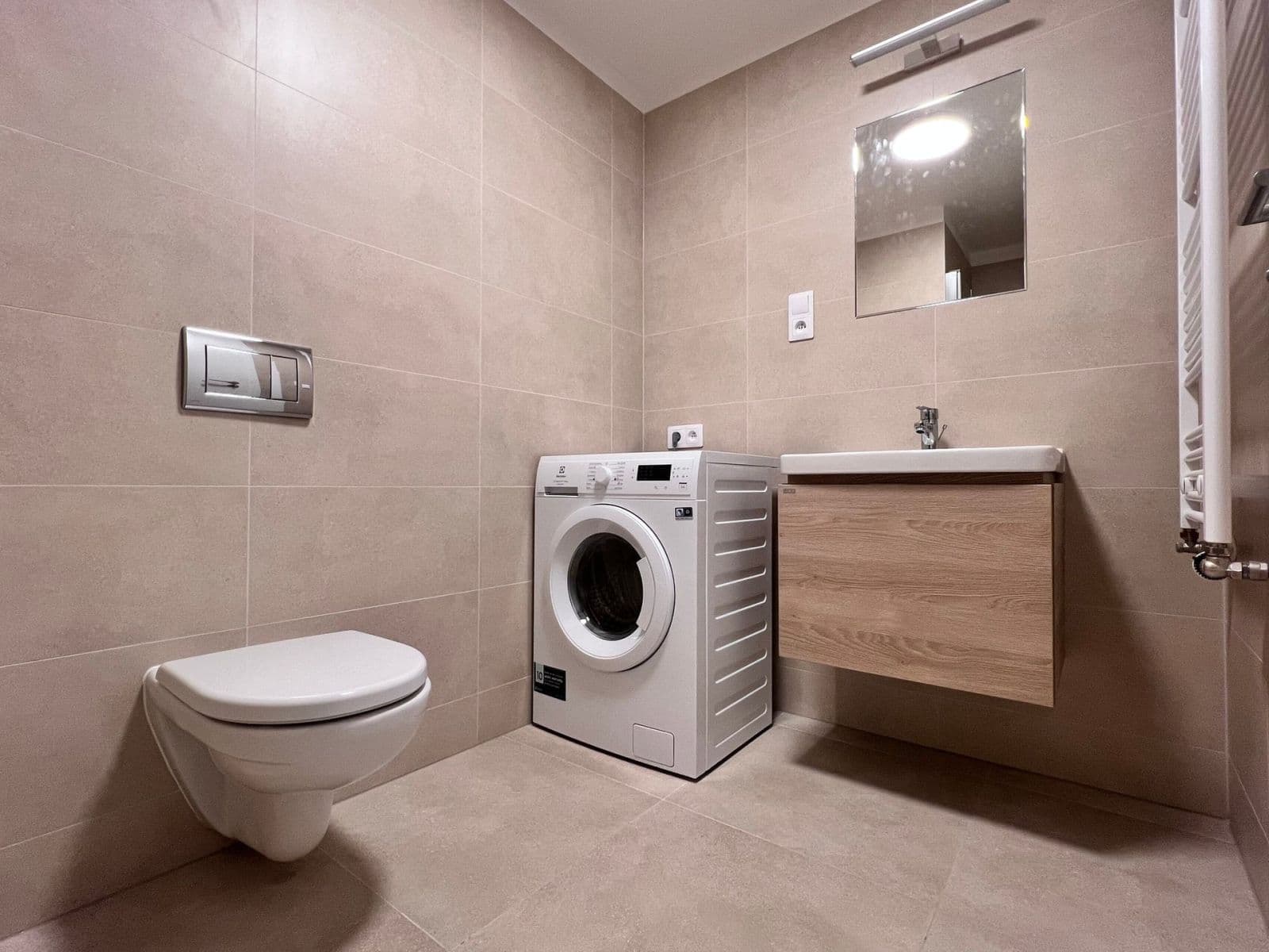 Prenájom bytu 1-izbový 32 m², Poděbradská, Praha, Praha Prenájom bytu 1-izbový 32 m², Poděbradská, Praha, Praha