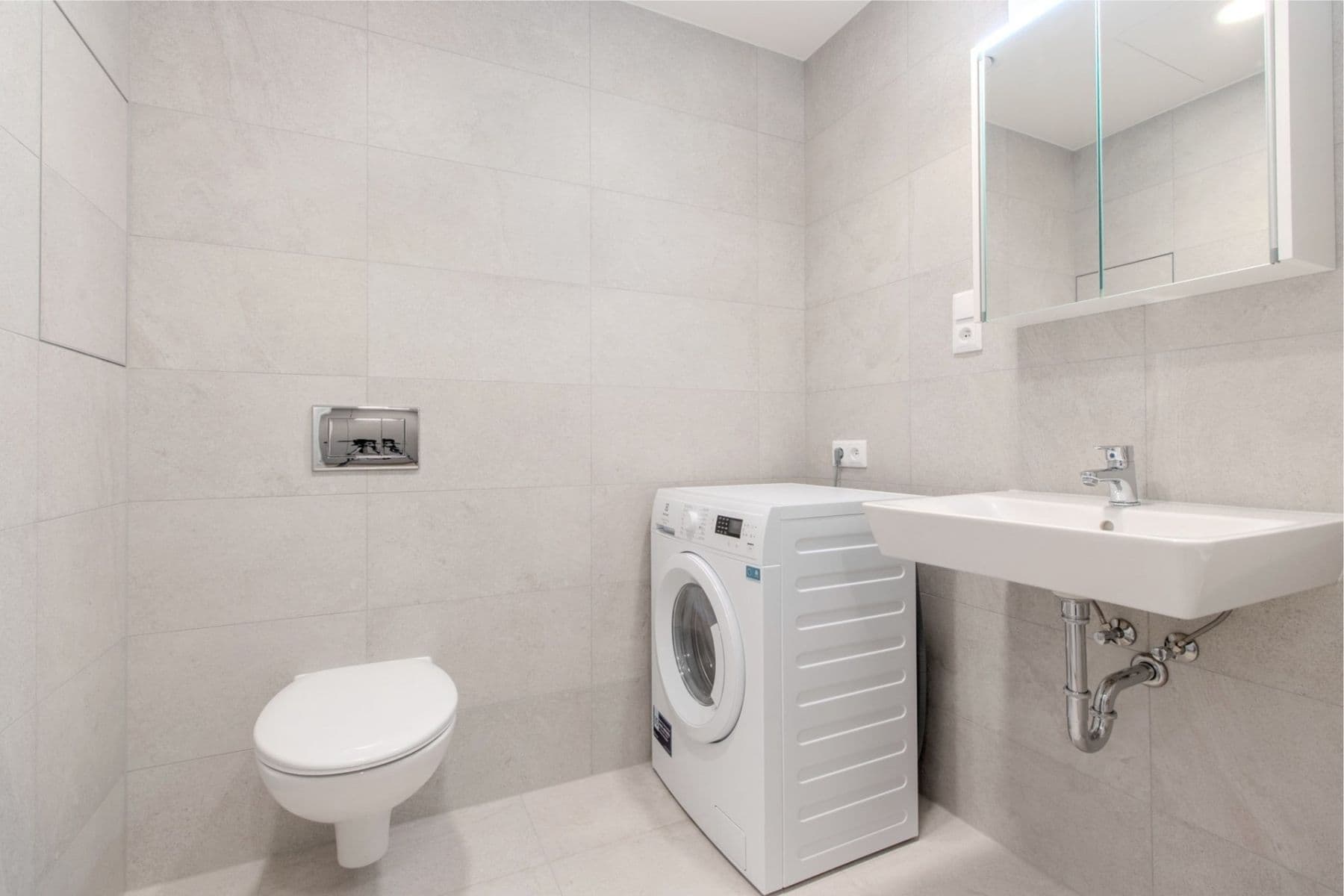 Prenájom bytu 1-izbový 32 m², Poděbradská, Praha, Praha Prenájom bytu 1-izbový 32 m², Poděbradská, Praha, Praha