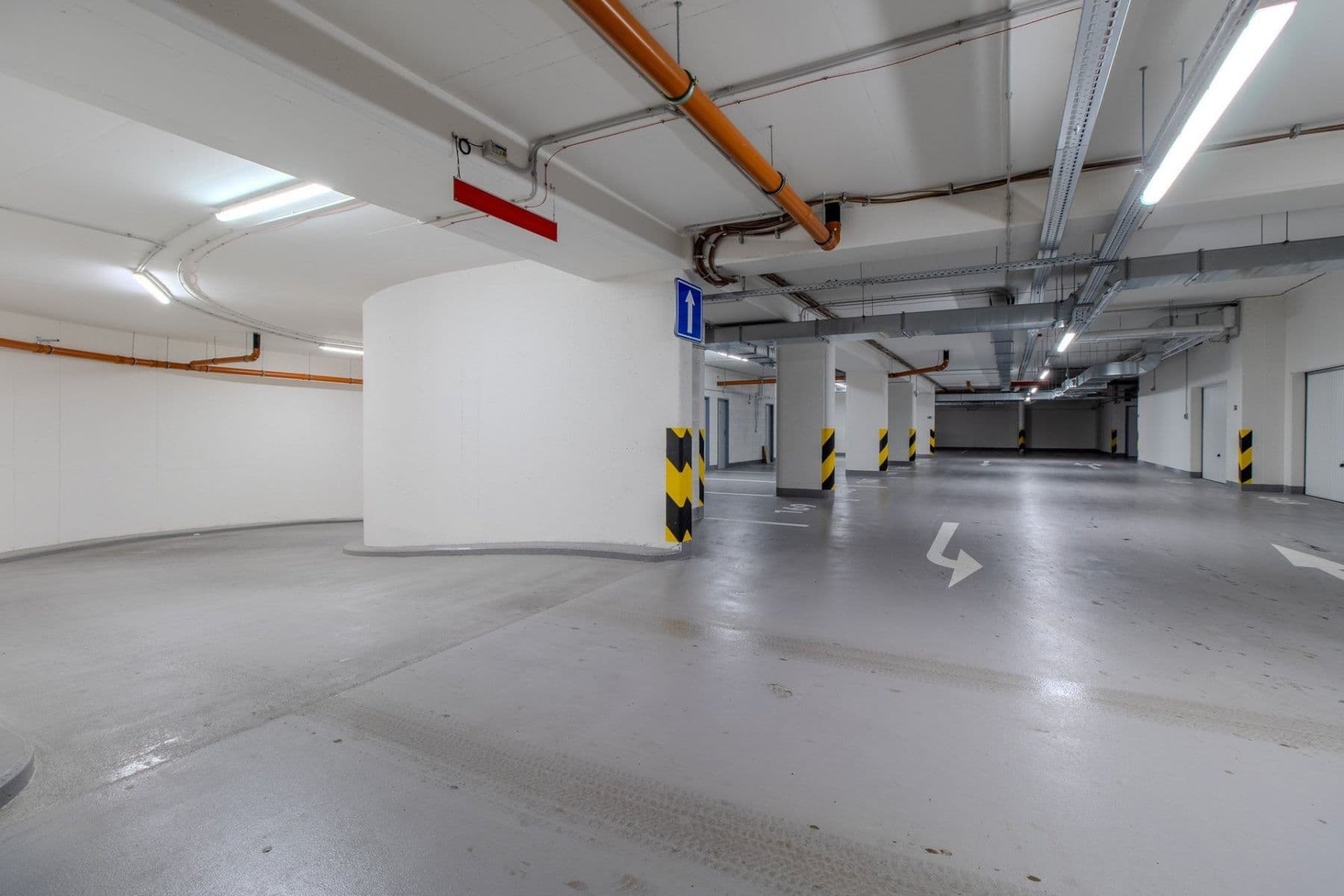 Prenájom garáže 15 m², Poděbradská, Praha, Praha Prenájom garáže 15 m², Poděbradská, Praha, Praha