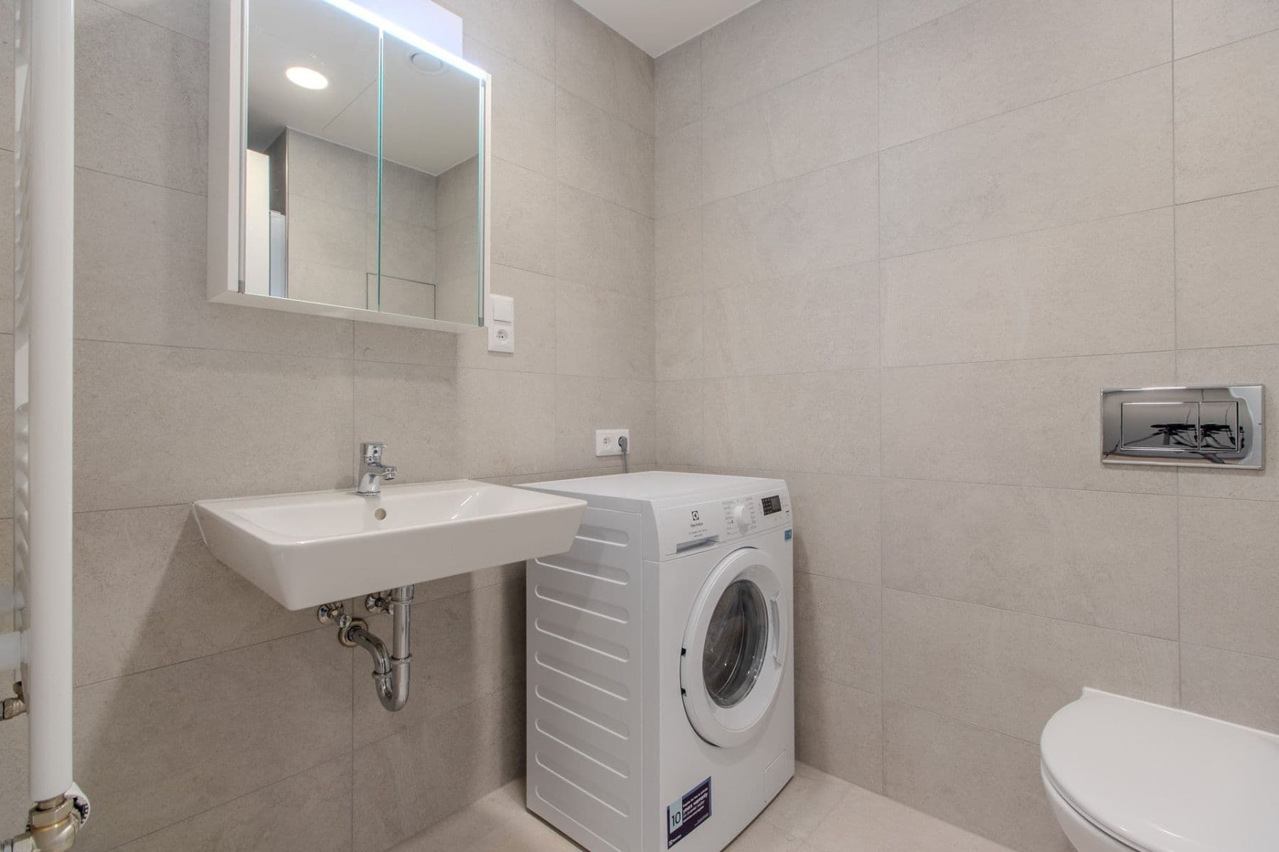 Prenájom bytu 1-izbový 32 m², Poděbradská, Praha, Praha Prenájom bytu 1-izbový 32 m², Poděbradská, Praha, Praha