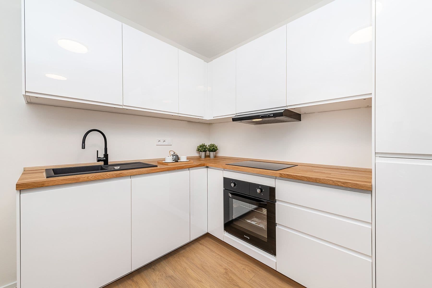 Predaj bytu 3-izbový 56 m², Evropská, Praha, Praha Predaj bytu 3-izbový 56 m², Evropská, Praha, Praha