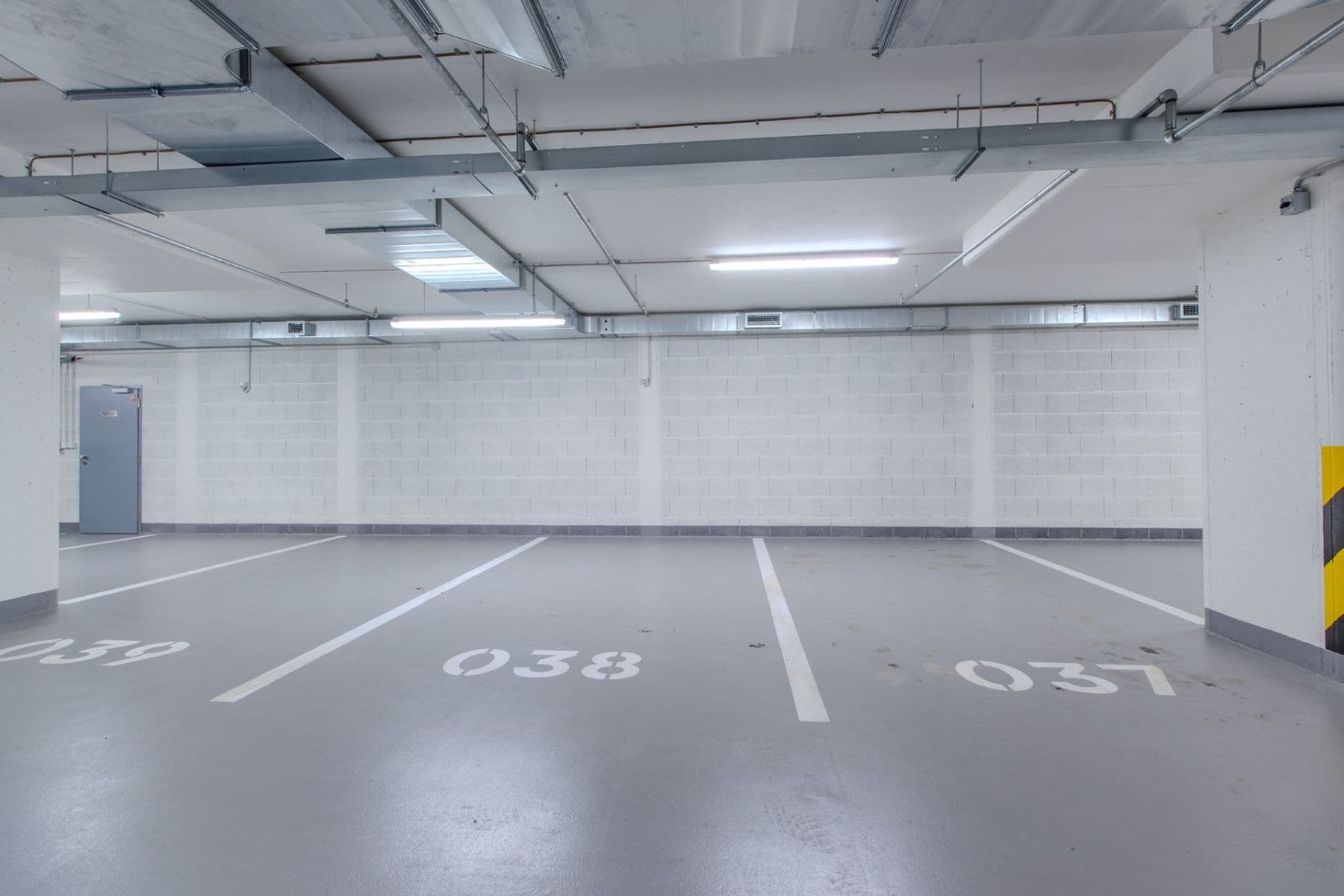 Prenájom garáže 15 m², Poděbradská, Praha, Praha Prenájom garáže 15 m², Poděbradská, Praha, Praha