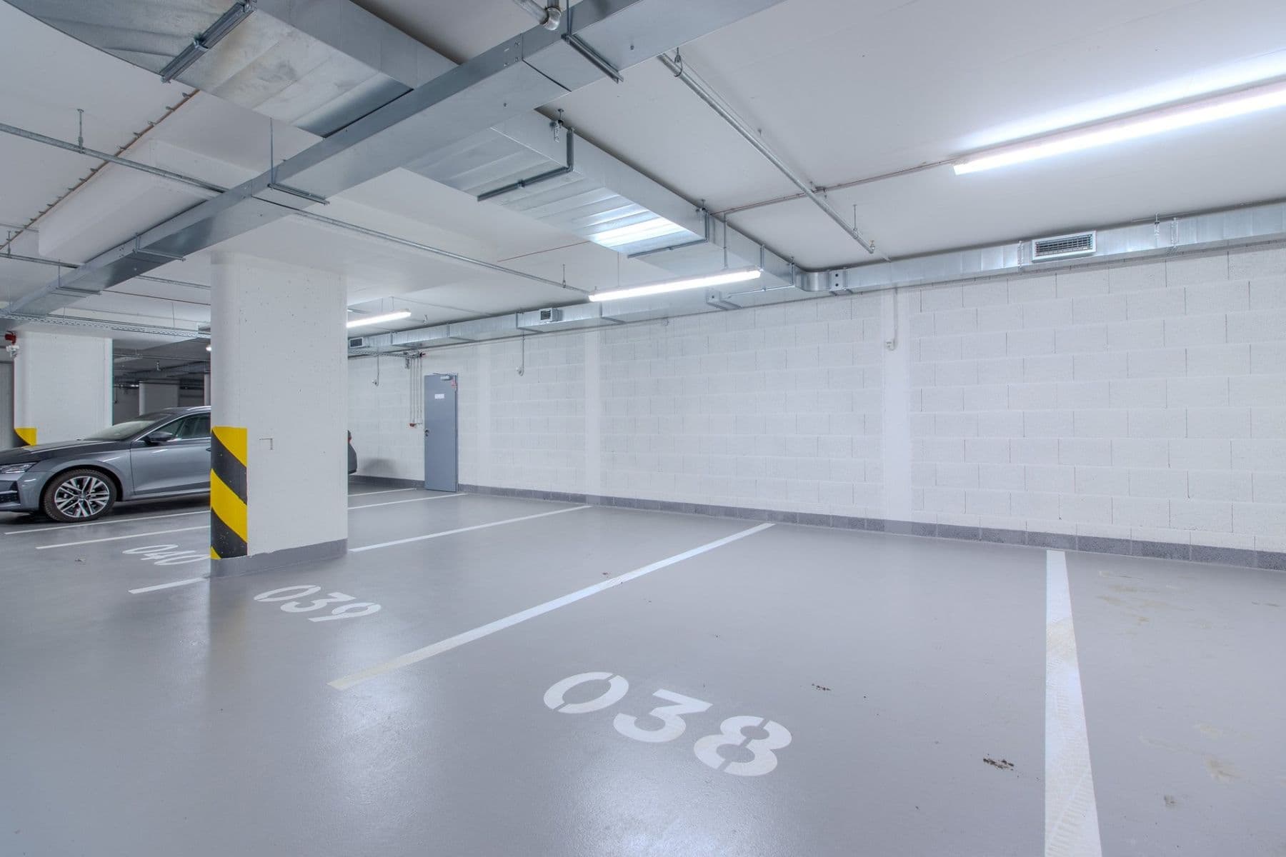 Prenájom garáže 15 m², Poděbradská, Praha, Praha Prenájom garáže 15 m², Poděbradská, Praha, Praha