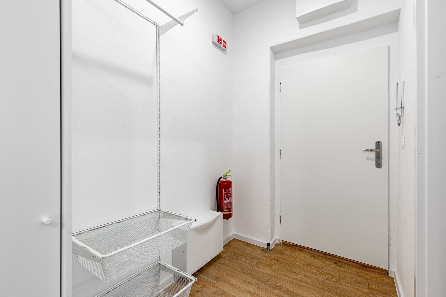 Prenájom bytu 1-izbový 30 m², Levická, Ružinov, Bratislavský kraj Prenájom bytu 1-izbový 30 m², Levická, Ružinov, Bratislavský kraj