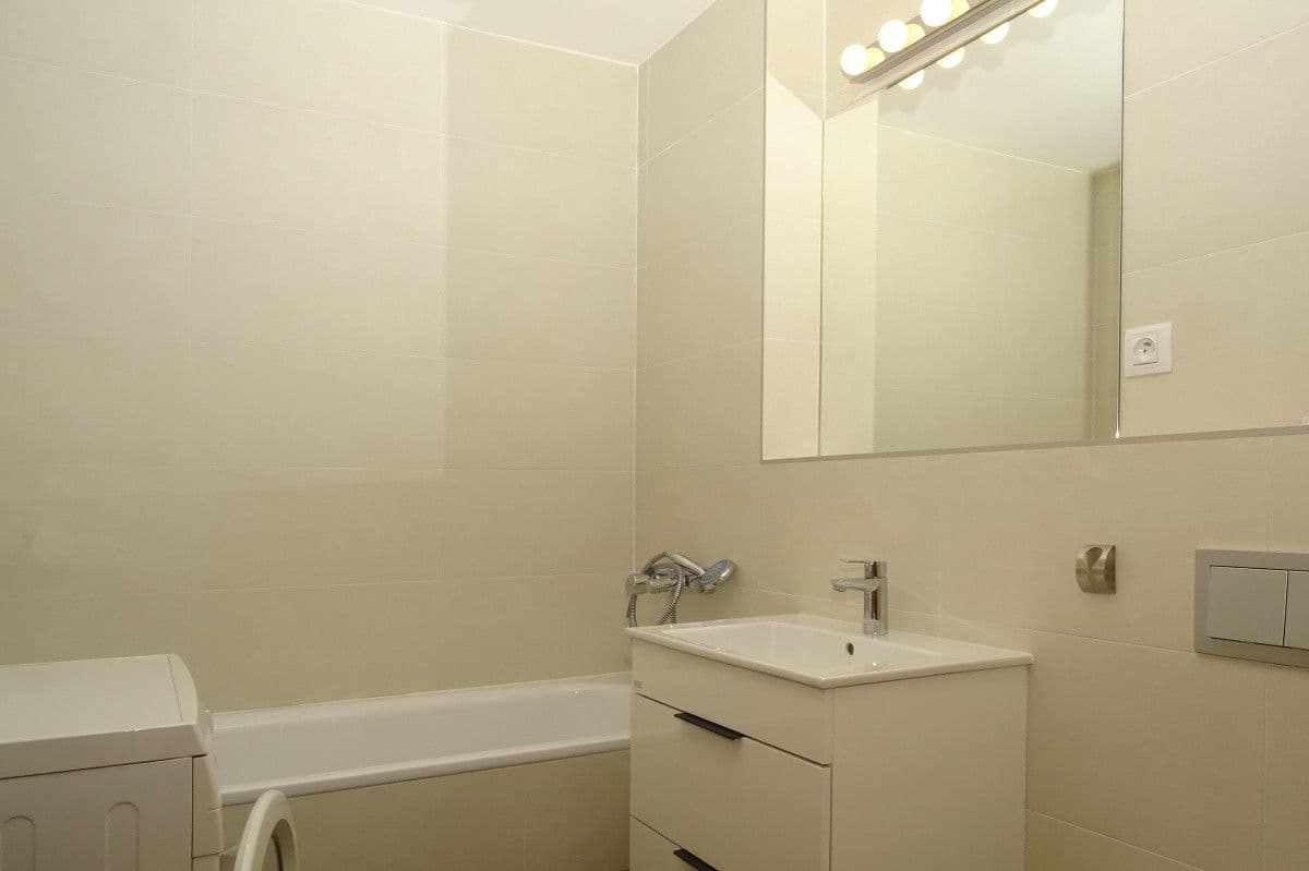 Prenájom bytu 2-izbový 54 m², Na Vysoké Ⅰ, Praha, Praha Prenájom bytu 2-izbový 54 m², Na Vysoké Ⅰ, Praha, Praha