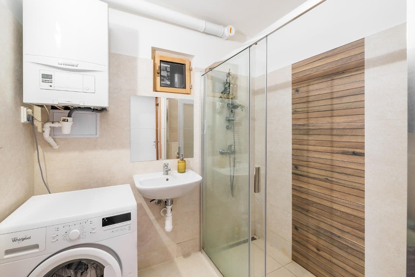 Prenájom bytu 3-izbový 72 m², U Kanálky, Praha, Praha Prenájom bytu 3-izbový 72 m², U Kanálky, Praha, Praha