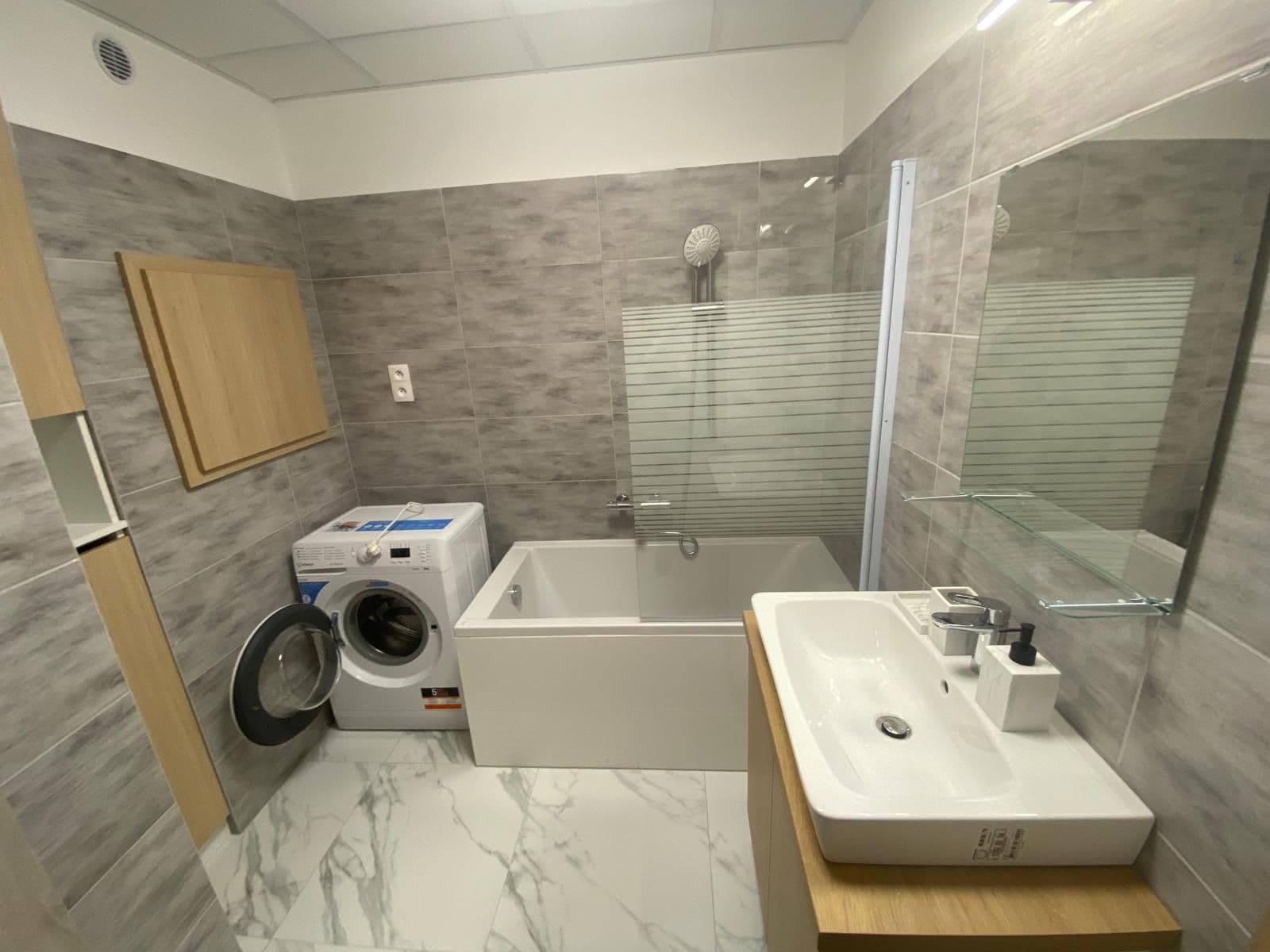 Prenájom bytu 4-izbový 76 m², Jiráskova, Bruntál, Moravskoslezský kraj Prenájom bytu 4-izbový 76 m², Jiráskova, Bruntál, Moravskoslezský kraj