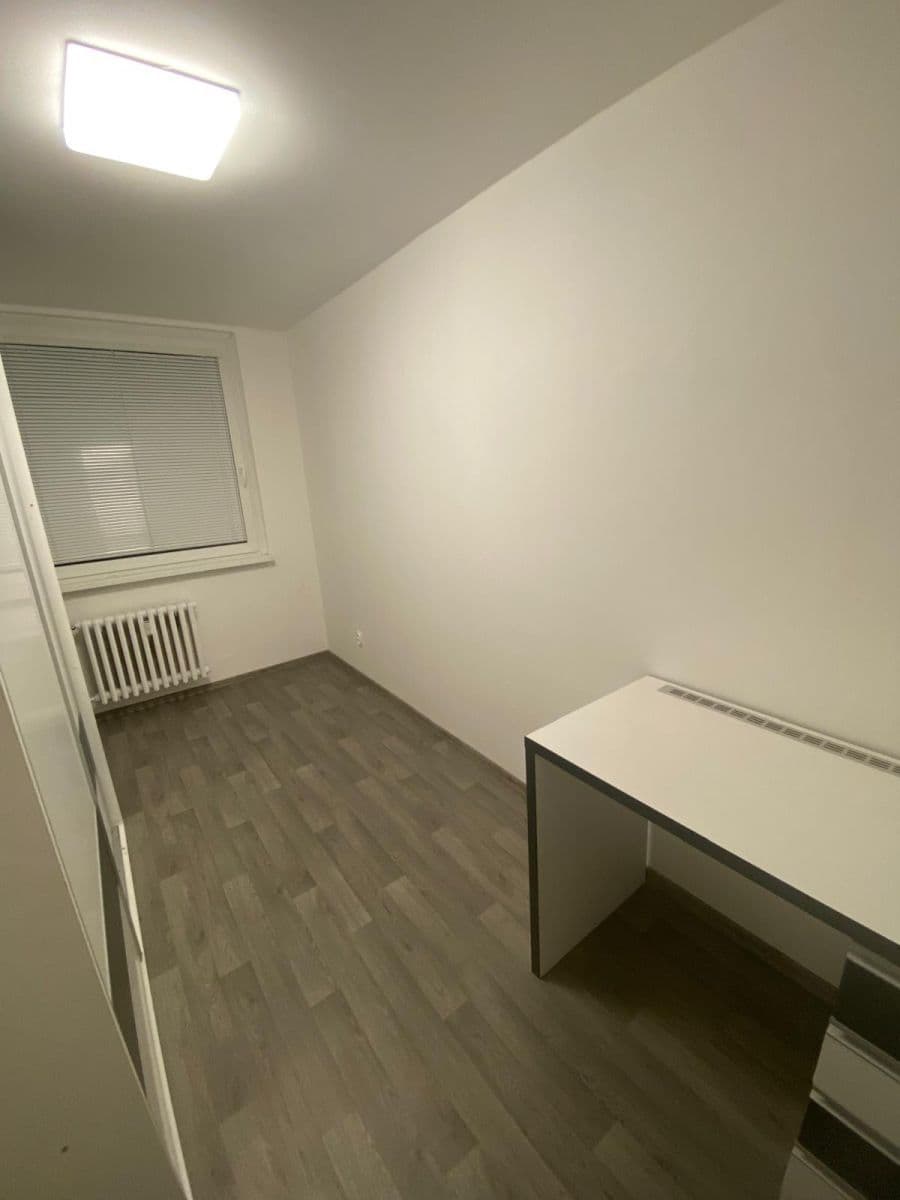 Prenájom bytu 4-izbový 76 m², Jiráskova, Bruntál, Moravskoslezský kraj Prenájom bytu 4-izbový 76 m², Jiráskova, Bruntál, Moravskoslezský kraj