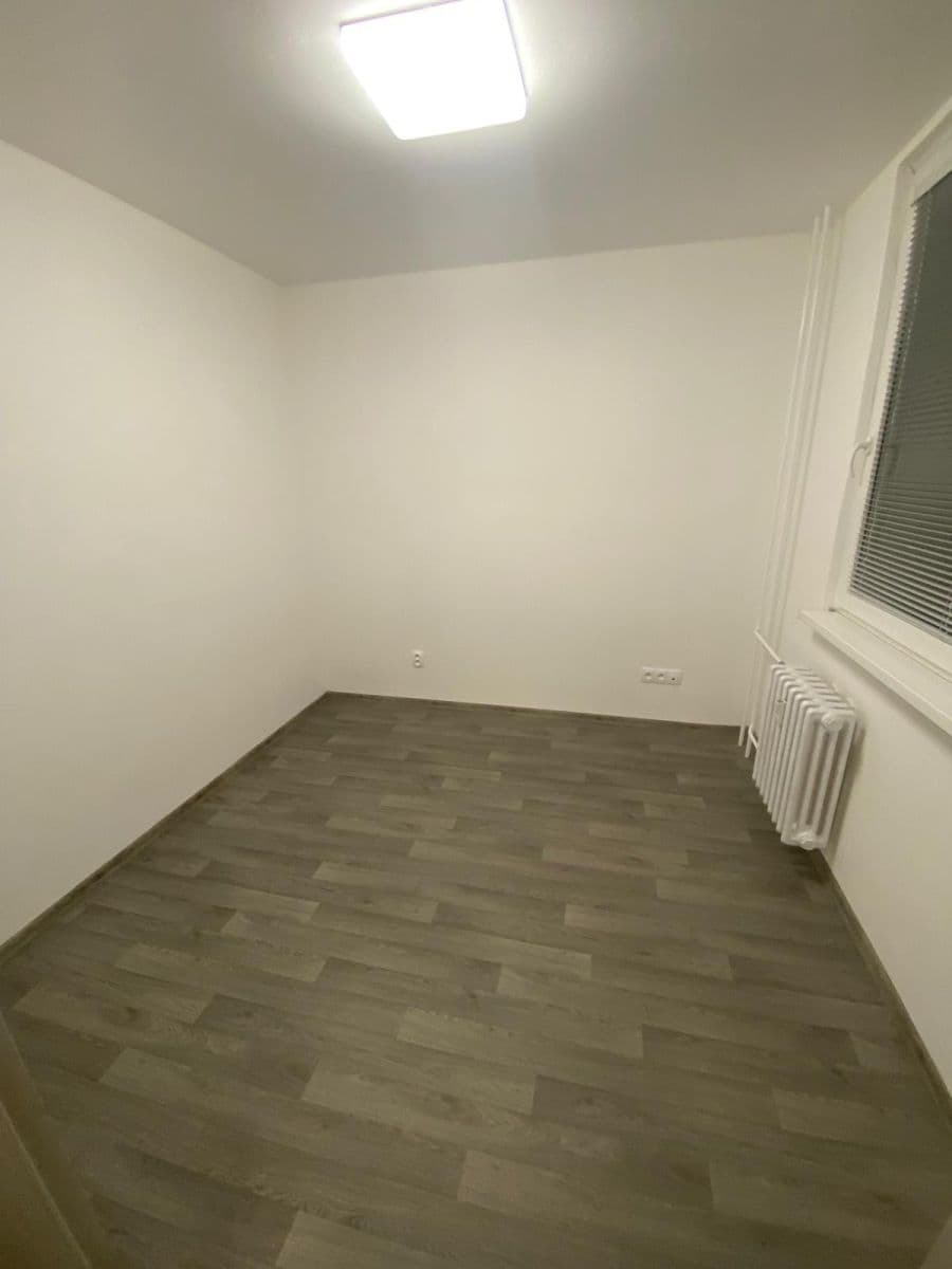 Prenájom bytu 4-izbový 76 m², Jiráskova, Bruntál, Moravskoslezský kraj Prenájom bytu 4-izbový 76 m², Jiráskova, Bruntál, Moravskoslezský kraj