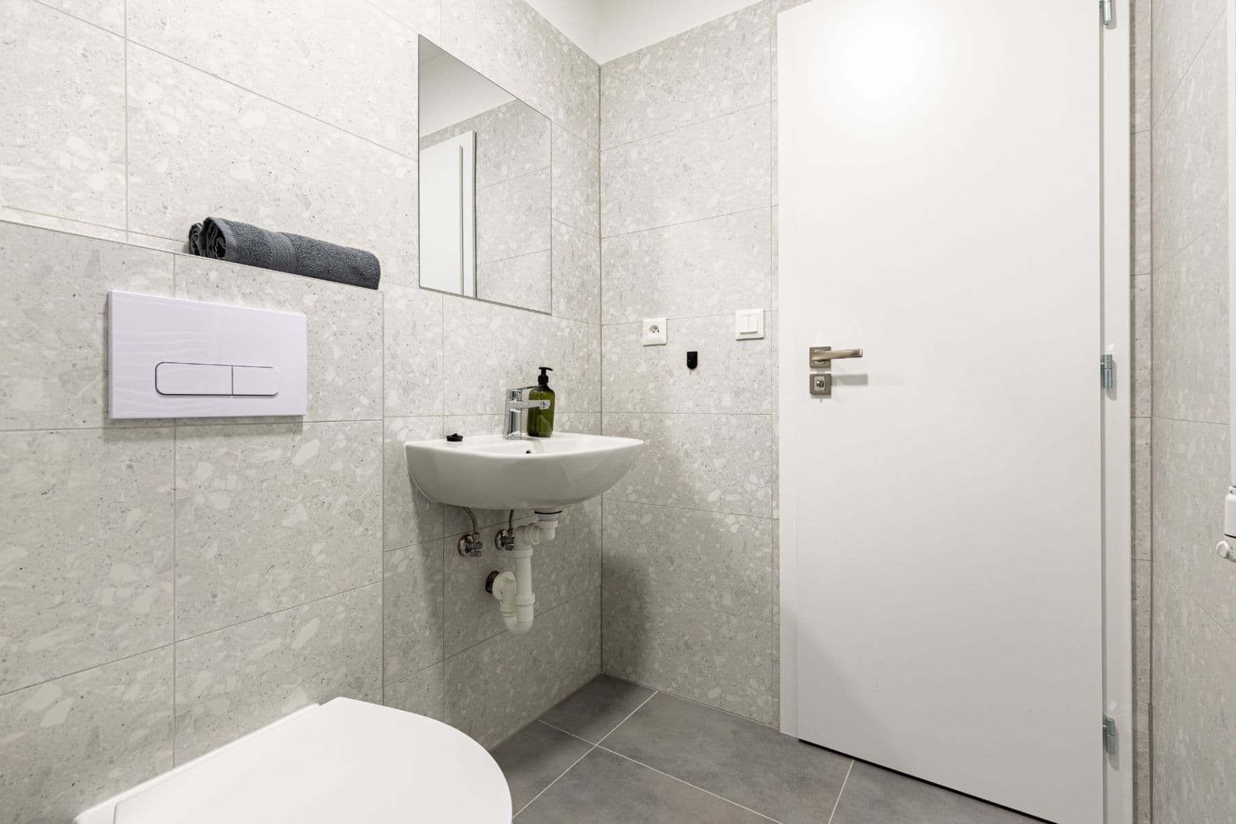 Prenájom bytu 2-izbový 42 m², Levická, Ružinov, Bratislavský kraj Prenájom bytu 2-izbový 42 m², Levická, Ružinov, Bratislavský kraj