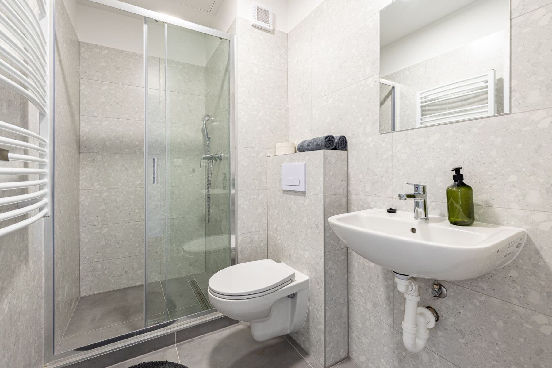 Prenájom bytu 2-izbový 42 m², Levická, Ružinov, Bratislavský kraj Prenájom bytu 2-izbový 42 m², Levická, Ružinov, Bratislavský kraj