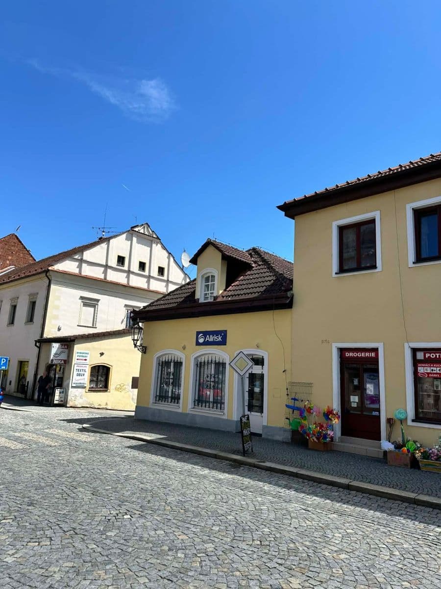 Predaj domu 140 m², pozemek 291 m², Masarykovo náměstí, Náměšť nad Oslavou, Kraj Vysočina Predaj domu 140 m², pozemek 291 m², Masarykovo náměstí, Náměšť nad Oslavou, Kraj Vysočina